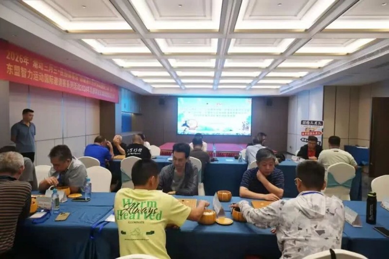 【微扑克】第三届国门杯首日 | 回馈赛暖场，开幕赛双组齐发共155人次参赛，20人晋级第二轮，魏川，左皓文分获A/B组CL