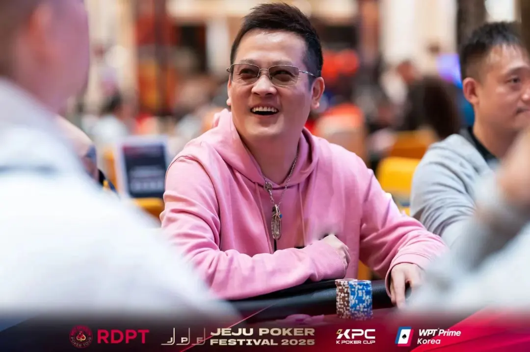 【微扑克】“Let’s Go！ Dong Chen！”从1美元奇迹到4美元截胡：丹牛为何非抢到陈东不可？