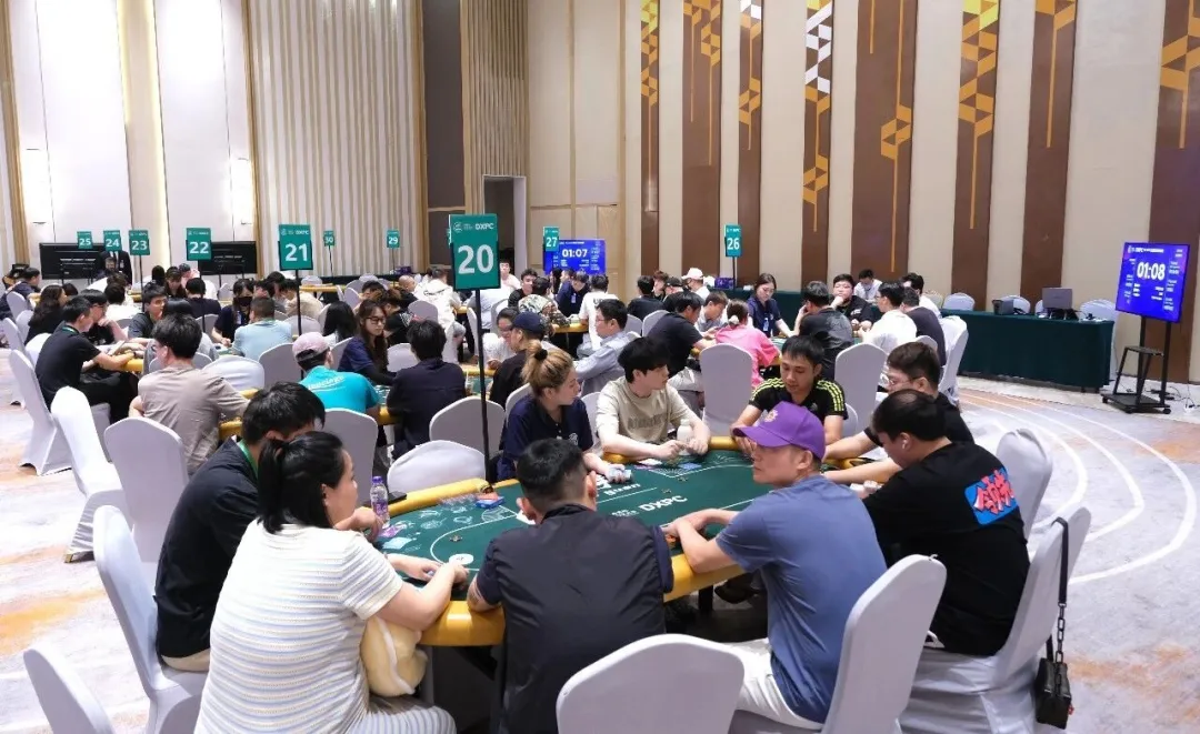 【微扑克】DXPC丹霞杯 | 常田甜开幕赛逆转登顶，多名巾帼力量展现温柔与强劲！首届亚军女神温祖仪重返赛场