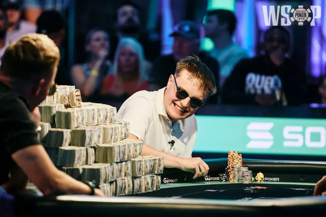 【微扑克】WSOP主赛冠军亲自复盘：若河牌不是黑桃，他还会继续开火吗？答案令人大失所望！