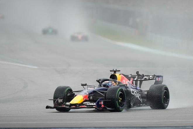 【微扑克】F1巴林大奖赛暖胎圈动力异常：国际汽联发布声明，软件更新后比赛正常进行